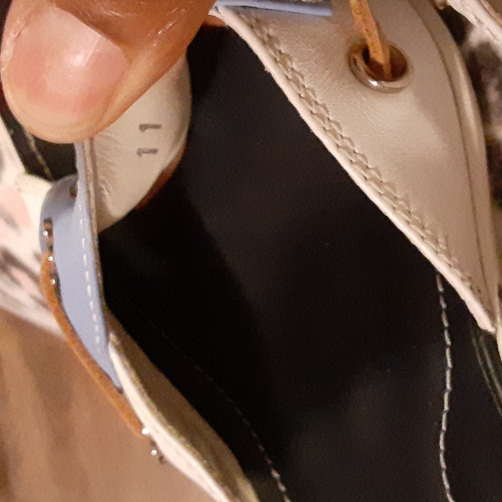 TODS made in Italy size 11 fits more like 10.5/10 - Picture 9 of 9